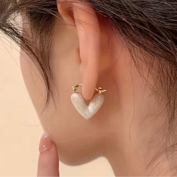 Elegant Gold And Enamel Huggie Hoop Earrings - Picture 2 of 4